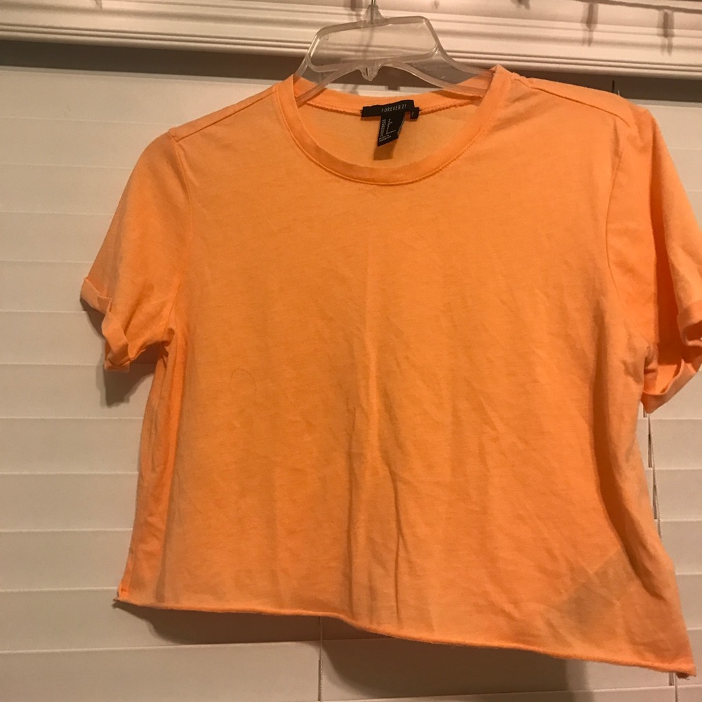 Crop top tee